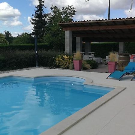 Le cheminblanc suite parentale Saint-Sornin  Extérieur photo