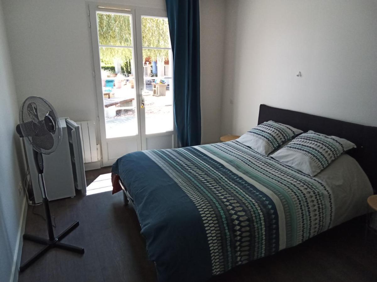 Le cheminblanc suite parentale Saint-Sornin  Extérieur photo