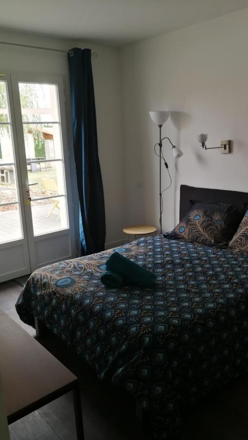 Le cheminblanc suite parentale Saint-Sornin  Extérieur photo