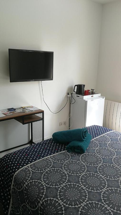Le cheminblanc suite parentale Saint-Sornin  Extérieur photo